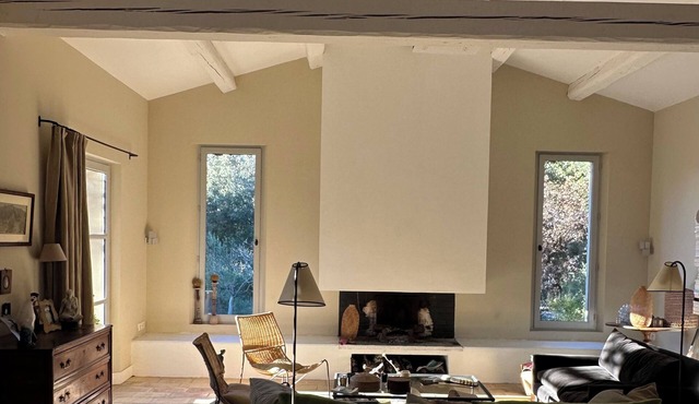 Charming and stylish house in Provence with beautiful pool nested in nature.