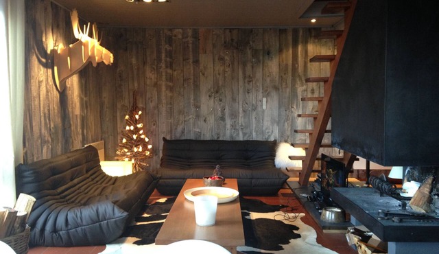 Charming chalet, contemporary renovation, quiet location