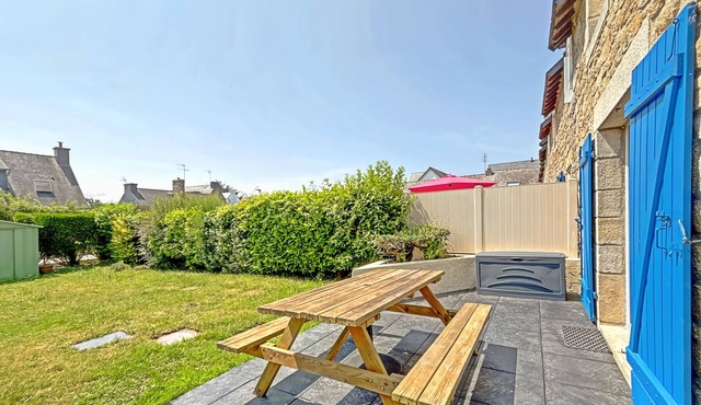 *Charming Cottage Near Beaches, Shops, and Nature – Larmor-Plage*
