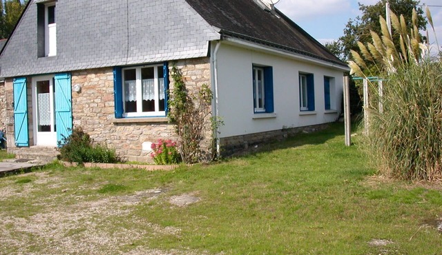 Charming holiday house in the countryside with large garden close to the old medieval town VANNES