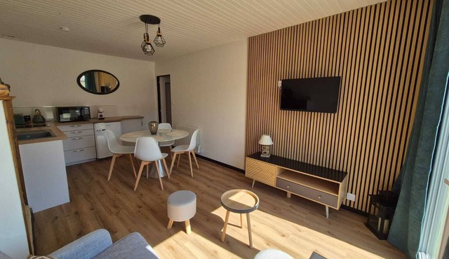 Charming house in a quiet location, south facing with garden.