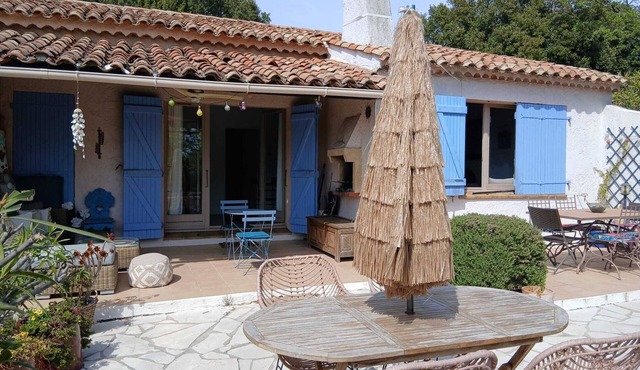 Charming house in the Var in a residence with swimming pool