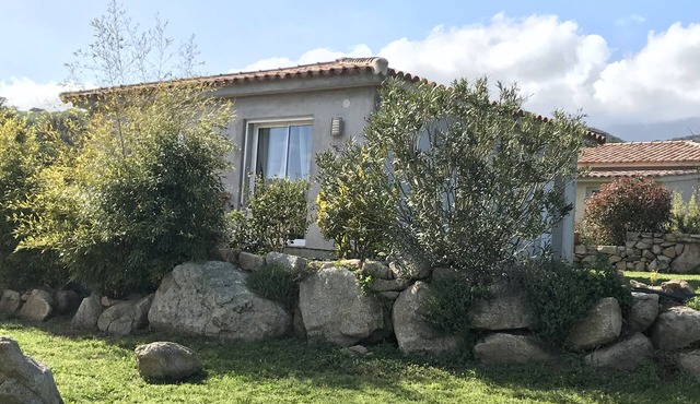 Charming house tranquility-Mountain view-10mn from Porto Vecchio and its beaches