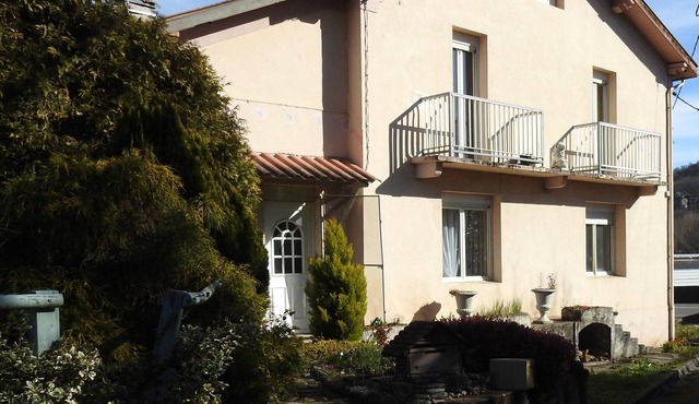 Charming little vacation home in Ariège with garden and terrace