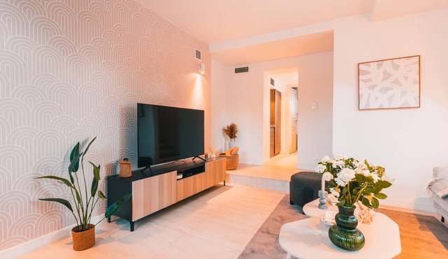 Charming Maisonette at Prado Carré d’Or by Maison