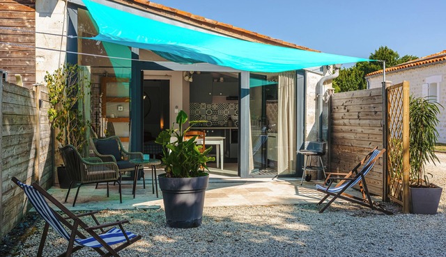 Charming, Quiet Cottage for 2 People, Between Nature and Ocean