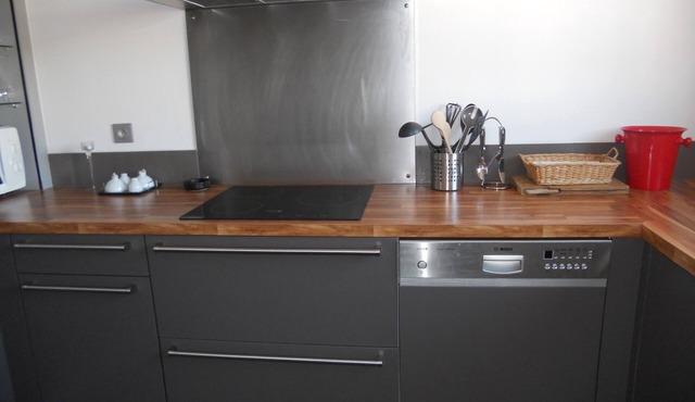 Charming residence 5 mns from beaches and port. 2 bedrooms, 2 bathrooms
