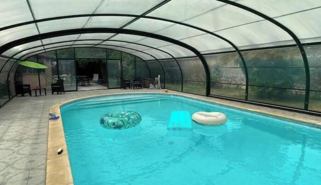 Charming studio apartment with a pool