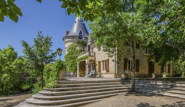 Chateau Camelot - Ten Bedroom Castle, Sleeps 20