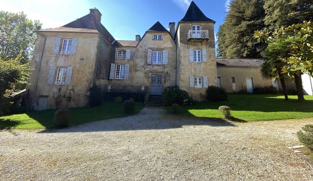 Chateau des Salettes Anoye Béarn