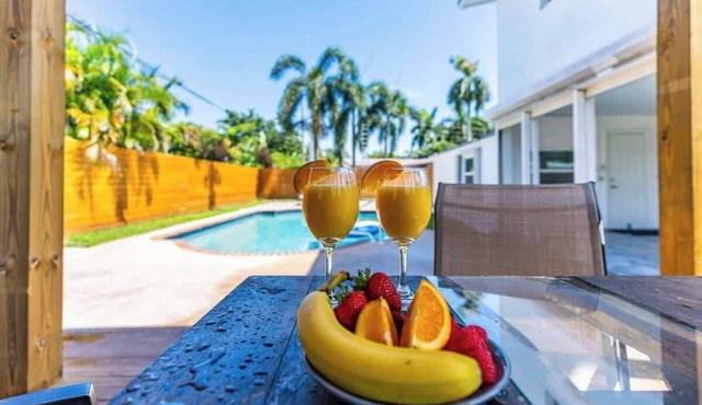 Chic Pompano Getaway - Pool, Beach & Pickleball in Pompano Beach