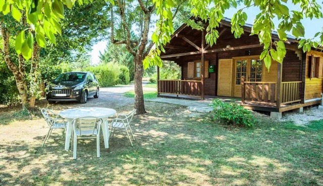 COMFORT CHALET FOR PEOPLE WITH DISABILITIES - 1 bedroom - AC - TV - BBQ - Cleaning service* - 35 m² + 14 m² covered terrace - Sleeps 4