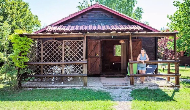 COMFORT LOFT CHALET - 1 large room - AC - TV - BBQ - Housekeeping* - 35 m² + 14 m² covered terrace - Sleeps 4