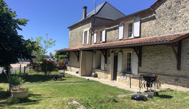 Comfortable stone house ideal for vacations with family or friends