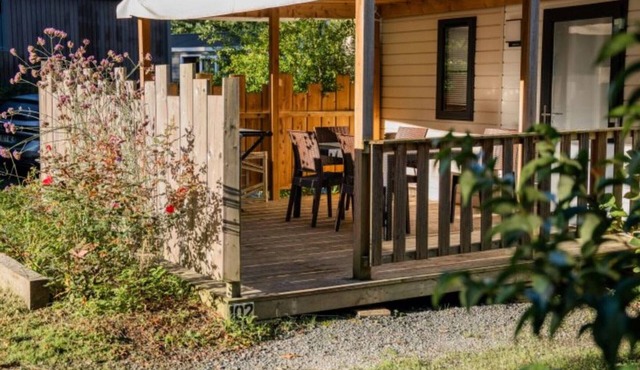 Comfortable mobile home with terrace in Espelette for 5 people