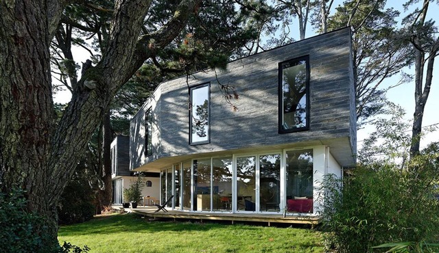 Contemporary tree house, 5 minutes from the beach