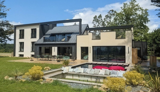 Contemporary villa 5* - 15p - Indoor pool & Cinema - Rennes