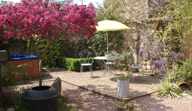 Converted Barn in quiet garden setting