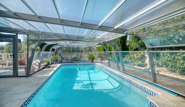 Cosy Apartment with Heated Pool, Near Canal du Midi