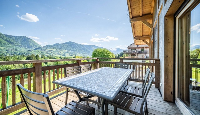 Cottage 'Côté Source' with Lake View, Private Terrace and Wi-Fi