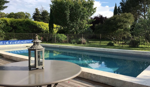 Cottage in an authentic Provencal Mas near ISLE SUR LA SORGUE