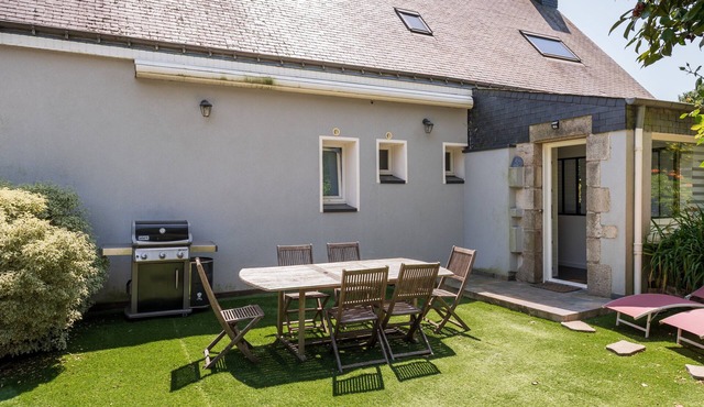 Cottage “La Tour de Merlin” with Private Terrace, Garden and Wi-Fi