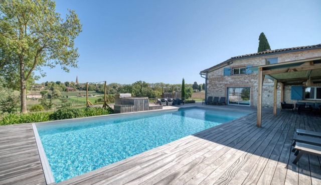 Cottage 'Villa Virginie Gite 2' with Lake View, Wi-Fi and Air Conditioning