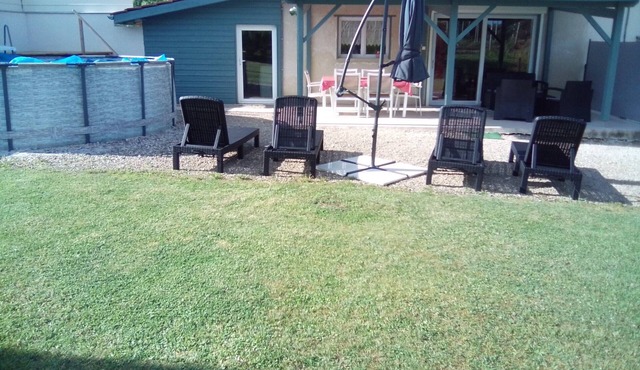 Cottage with Private Pool, Terrace, Garden and Wi-Fi in Saint-Pé-Saint-Simon