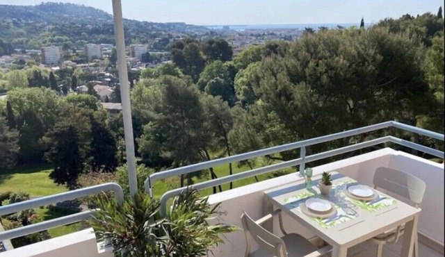 Cozy apartment with sea view, swimming pool, tennis and golf