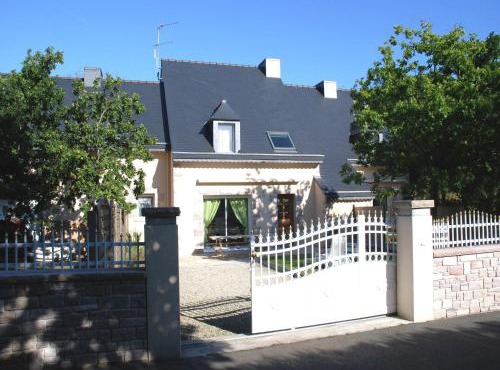 Cozy Garden Home in Erquy