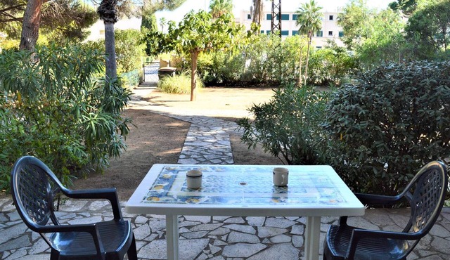 Cozy Studio for 2 with Garden, Near Beach, Parking, and Free Summer Shuttle in Cavalaire