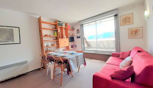 Cozy Studio for 6 with Mountain View, Ski Locker, and Modern Amenities in Piau-Engaly