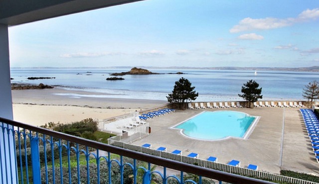 D4203 - Apartment T2 in Residence with swimming pool; Sea view !
