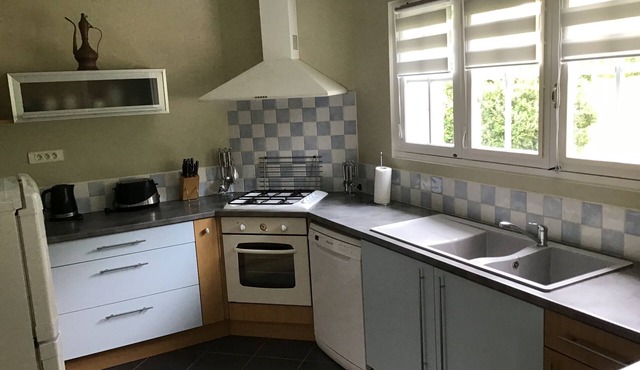 Detached House With A Large Fully Enclosed 'mature' Garden