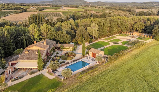 Domaine de La Barette on 18ha Roussillon - Luberon - Provence - near Gordes