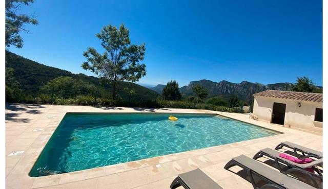 Double gite 6ch 16pers in the middle of nature with swimming pool