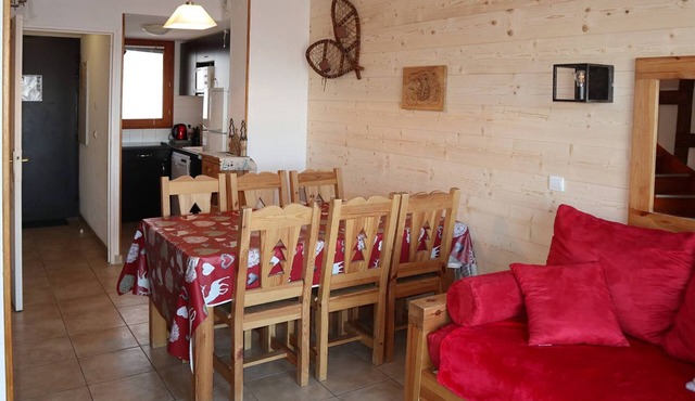 Duplex Ski-In/Ski-Out avec Piscine, Sauna, Hammam - Animaux Bienvenus, Draps et Serviettes Inclus
