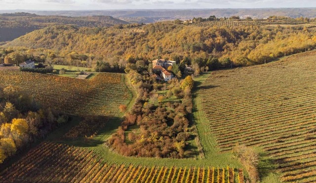 Each at Their Own Pace, Together – 2 Self-Contained Cottages in a One-Hectare Park (5/8 ppl)