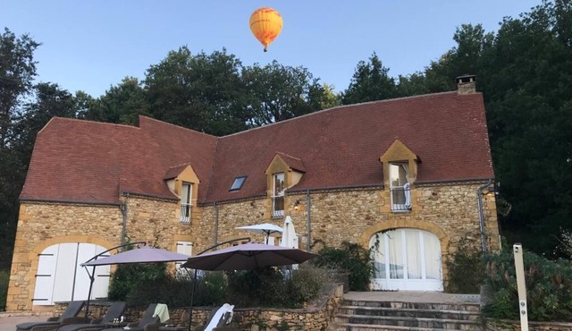 Epic view Chateau with private Pool & Hot Tub - Family & pet friendly