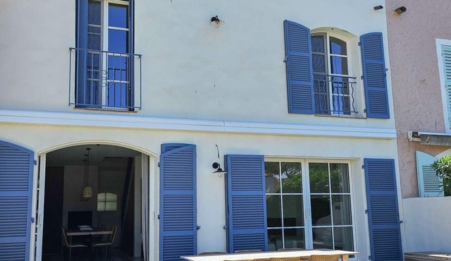 Exceptional 165 m2 house with double mooring 16 m