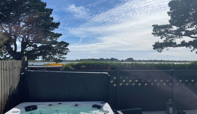 Exceptional seaside home on the Gulf of Morbihan. Pets welcome!