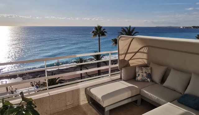 Exceptional waterfront apartment (2022) in Nice