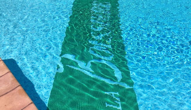 F2 en RDJ Dans Résidence Avec Piscine