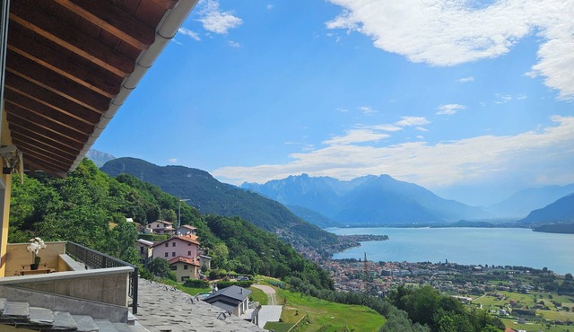 Ferienwohnung mit Terrasse mit Seeblick, Bbq, Garten, Wlan, TV Sat. Parkplatz in Stazzona
