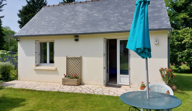 Gîte Ker Allio: private terrace, shared garden & Wi-Fi in Plourhan