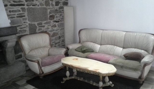 Gîte St Germain sleeps 5, 3 mins from the lake fishing/pedalos, pets welcome!