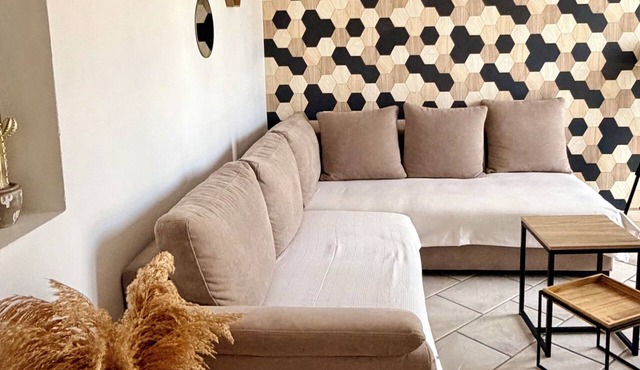 Ground floor apartment of a villa in Grossa - near Campomoro
