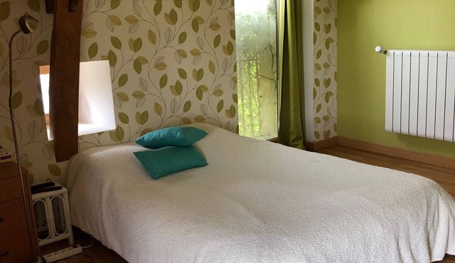 Guest Room 'Cocon' with Shared Garden and Wi-Fi