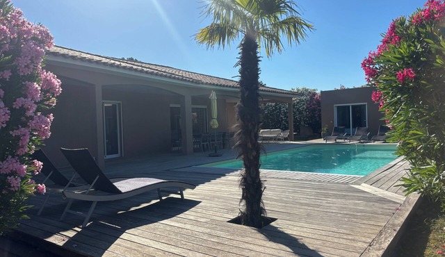 Heated pool - Beaches 2 min - 5 bedrooms - Clim Wifi