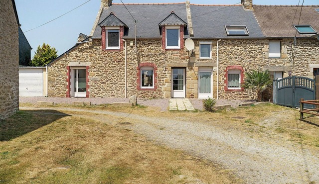 Holiday Home 'Gite Renouard' with Private Garden, Wi-Fi and Air Conditioning